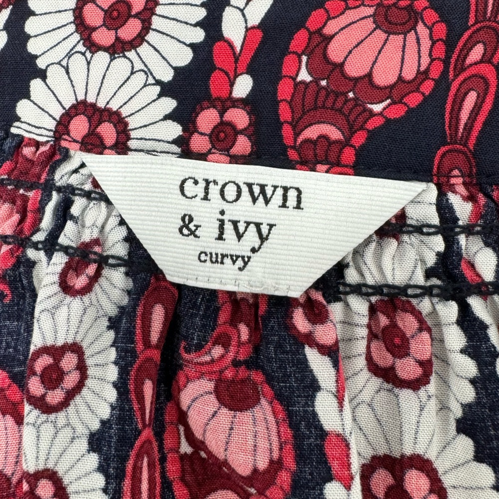 Crown & Ivy Curvy Top - Size 2X - Picture 2 of 7